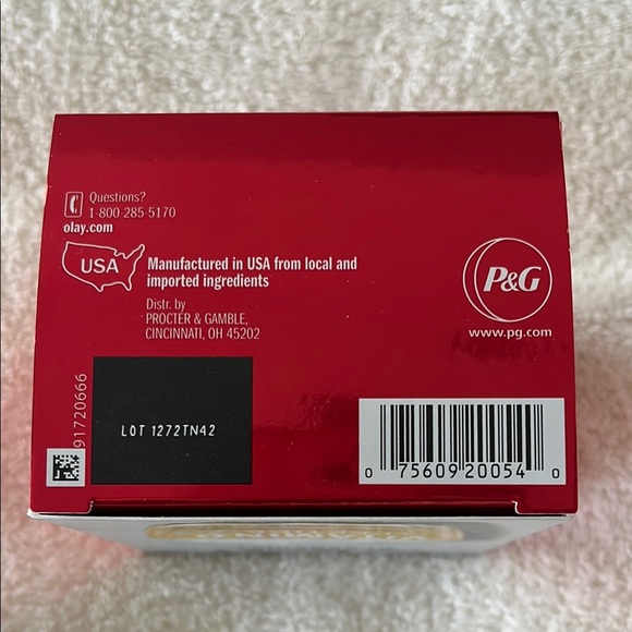 Olay Regenerist Vitamin C + Peptide 24 Hydrating Moisturizer - Picture 6 of 7